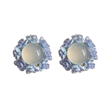 Imagem de Brincos florais de acrílico, design rosa com pedra central, 3 cm de diâmetro, rosa e azul, 2.5 Inches, Acrílico, Sem pedra preciosa