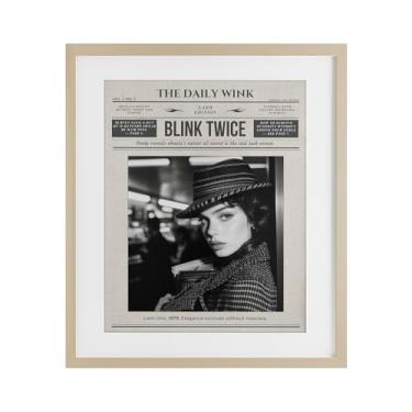 Imagem de Stupell Industries The Daily Wink Magazine Impressão emoldurada de bétula sob vidro, design por A Barefoot Stylist, 40 x 33