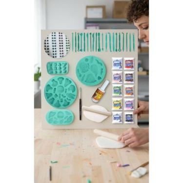 Imagem de Kit Completo Massa Biscuit c/ 10 Cores + 20 Estecas + Moldes - Congrat