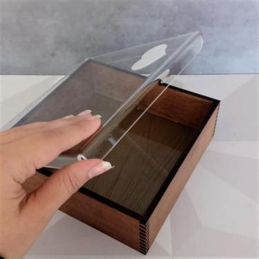 Imagem de caixa madeira com tampa acrílica coração gravado - personalizável (tam