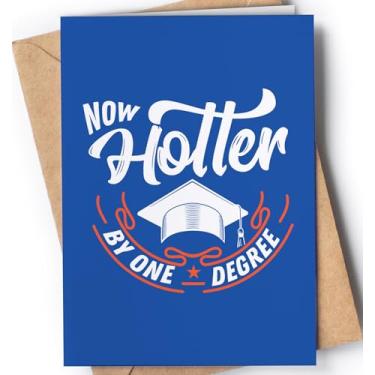 Imagem de Cartão de formatura divertido com envelope para ele ou ela | Presente de parabéns original para um graduado | Cartão perfeito para faculdade ou graduação | Agora mais quente por um grau