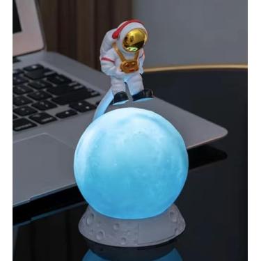 Imagem de CHIOUSEY Astronauta azul andando na lua luz noturna – brinquedo explorador espacial DIY – melhore as habilidades práticas das crianças – presente ideal para crianças e decoração de casa