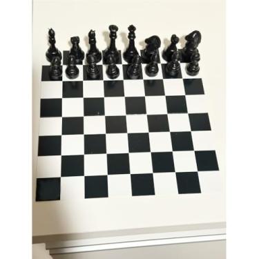 Imagem de Jogo de Xadrez com Tabuleiro Dobrável de 64 Casas – Conjunto Completo com Peças Clássicas