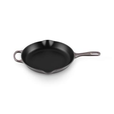 Imagem de Le Creuset Skillet Redonda 26 cm com Alça Ferro Fundido Esmaltado Signature Flint