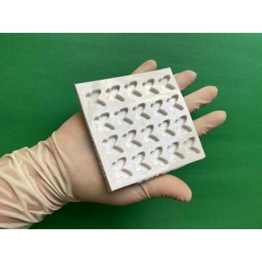 Imagem de Molde Mini Borboletas com 20 cavidades - 1,5cm - Bem Fútil