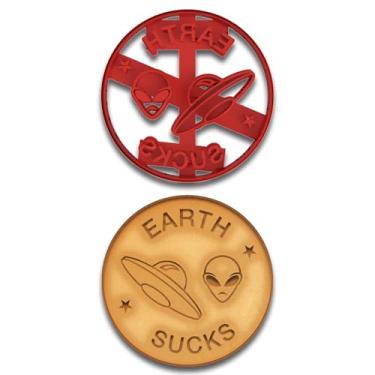 Imagem de Cortador e carimbo de biscoito UFO & Alien - Design "Earth Sucks", 9,5 x 9,5 cm, molde de cozimento de ficção científica (cor aleatória)