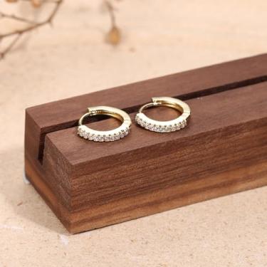 Imagem de Brincos de argola de ouro 14K para mulheres, pequenos brincos de argola abraçados, brincos delicados de cartilagem de zircônia cúbica minúsculos e leves para orelhas sensíveis