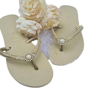 Imagem de Havaianas Feminina Cutomizada Pérola Central e Strass