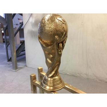 Imagem de Mini Troféu Dourado Estilo Copa do Mundo 2026 Decoração Impressa em 3D