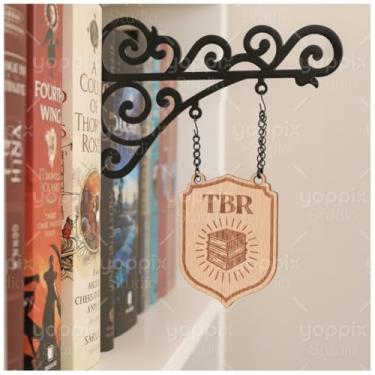 Imagem de Sinais de taberna YOPPIX Book Nook - Decoração de prateleira medieval com suportes para pendurar, divisórias de gênero de livro para biblioteca doméstica, organização de estante e decorações de canto