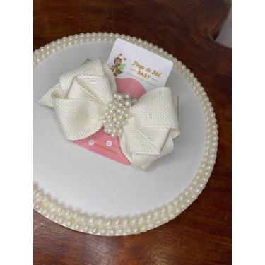 Imagem de Laço no bico de pato com chuva de pérolas na cor marfim - Pingo de mel