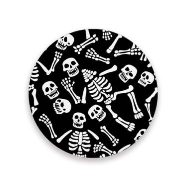 Imagem de JUZIHAI Conjunto de 2 porta-copos de caveira de Halloween, porta-copos redondos de pedra de cerâmica absorvente de 9 cm com base de cortiça, tapete de proteção de mesa para cozinha, bar, decoração de