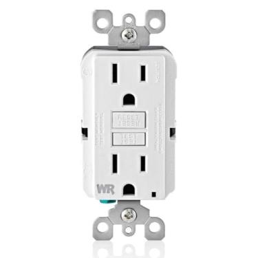Imagem de Leviton GFCI Tomada resistente às intempéries, 15 Amp, autoteste, resistente a adulteração com luz indicadora de LED, locais ao ar livre, GFWR1-W, branco