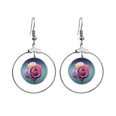 Imagem de Brincos de argola com flores escuras, rosa escuro, joia com argola e círculo